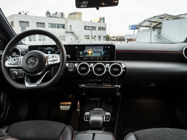 Mercedes-Benz A-Класс IV (W177) с пробегом 2019 года, цена 2 248 000 рублей, 132430 км, седан, Автокод Объявления