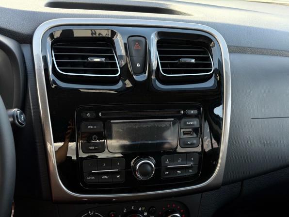 Renault Logan II с пробегом 2014 года, цена 760 000 рублей, 121280 км, седан, Автокод Объявления
