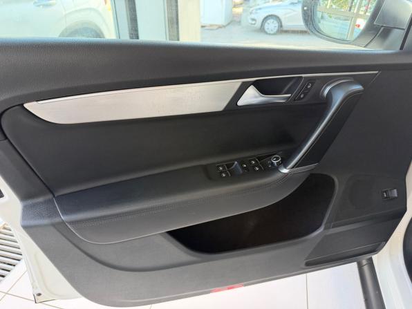 Volkswagen Passat B7 с пробегом 2012 года, цена 1 300 000 рублей, 355211 км, универсал, Автокод Объявления