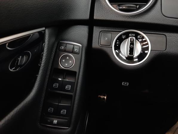 Mercedes-Benz C-Класс III (W204) Рестайлинг с пробегом 2012 года, цена 1 209 000 рублей, 184292 км, седан, Автокод Объявления