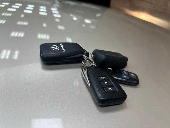Lexus ES VI с пробегом 2015 года, цена 2 690 000 рублей, 134391 км, седан, Автокод Объявления