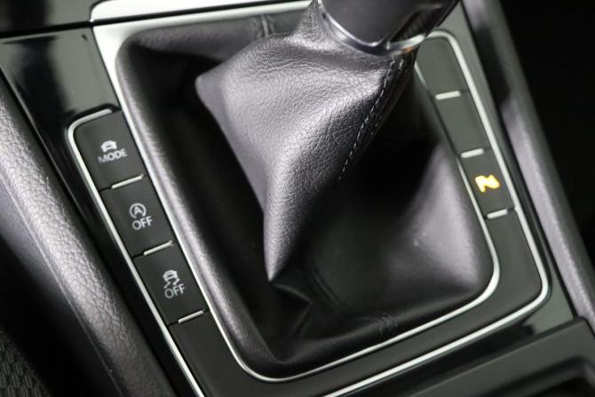 Volkswagen Golf VII с пробегом 2014 года, цена 949 990 рублей, 202851 км, хэтчбек, Автокод Объявления