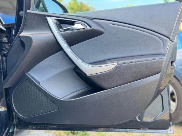Opel Astra J Рестайлинг с пробегом 2013 года, цена 850 000 рублей, 125000 км, хэтчбек, Автокод Объявления