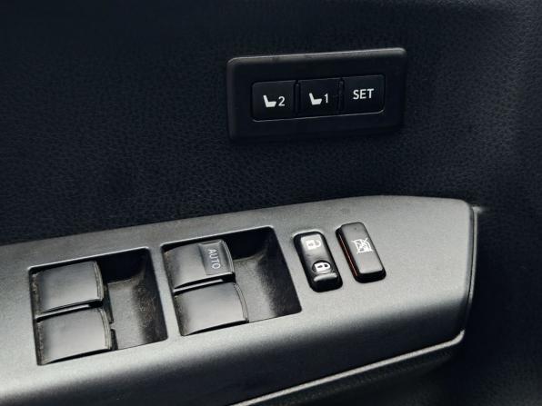 Toyota RAV4 IV (XA40) Рестайлинг с пробегом 2017 года, цена 2 319 000 рублей, 176591 км, внедорожник, Автокод Объявления