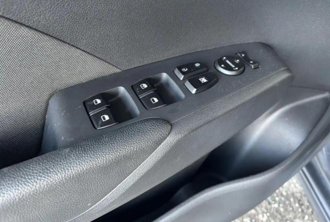 Hyundai Solaris II с пробегом 2018 года, цена 1 350 000 рублей, 153176 км, седан, Автокод Объявления