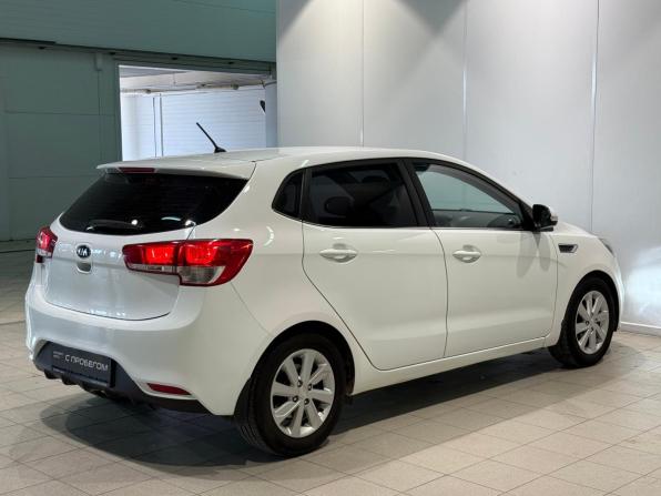 Kia Rio III Рестайлинг с пробегом 2015 года, цена 1 085 000 рублей, 128000 км, хэтчбек, Автокод Объявления