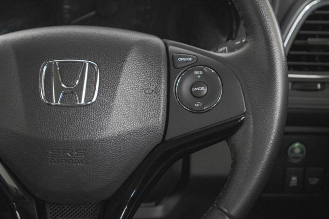 Honda Vezel I с пробегом 2015 года, цена 1 749 000 рублей, 70000 км, внедорожник, Автокод Объявления