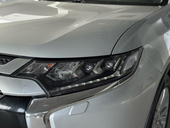 Mitsubishi Outlander III Рестайлинг 3 с пробегом 2018 года, цена 2 335 000 рублей, 99359 км, внедорожник, Автокод Объявления