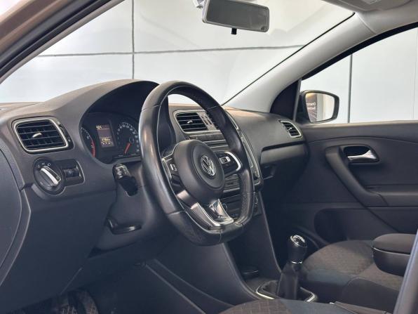 Volkswagen Polo V Рестайлинг с пробегом 2019 года, цена 1 167 000 рублей, 127862 км, седан, Автокод Объявления