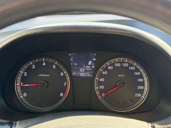 Hyundai Solaris I с пробегом 2011 года, цена 600 000 рублей, 174000 км, седан, Автокод Объявления