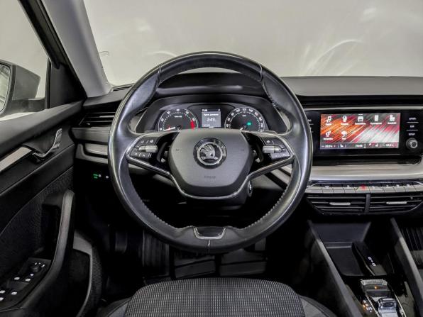 Skoda Octavia IV (A8) с пробегом 2020 года, цена 2 200 000 рублей, 46463 км, лифтбек, Автокод Объявления