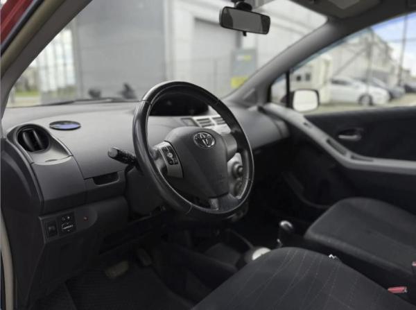 Toyota Yaris II с пробегом 2007 года, цена 620 000 рублей, 119300 км, хэтчбек, Автокод Объявления