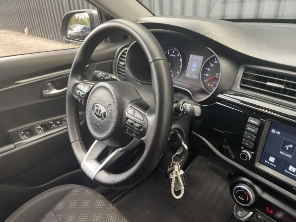 Kia Rio IV с пробегом 2018 года, цена 1 380 000 рублей, 97828 км, седан, Автокод Объявления