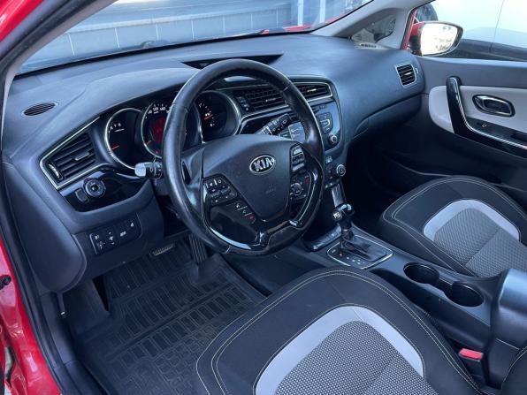 Kia Ceed II Рестайлинг с пробегом 2015 года, цена 1 050 000 рублей, 230000 км, хэтчбек, Автокод Объявления