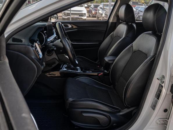 Kia Ceed III с пробегом 2018 года, цена 1 840 000 рублей, 112336 км, хэтчбек, Автокод Объявления