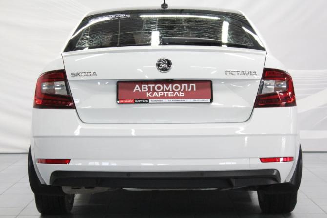 Skoda Octavia III (A7) Рестайлинг с пробегом 2017 года, цена 1 899 000 рублей, 127000 км, лифтбек, Автокод Объявления