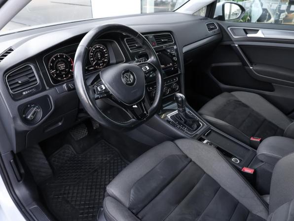 Volkswagen Golf VII Рестайлинг с пробегом 2018 года, цена 1 898 000 рублей, 115978 км, хэтчбек, Автокод Объявления