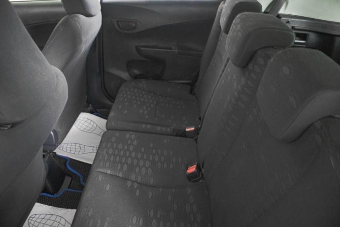 Toyota Ractis II с пробегом 2012 года, цена 919 000 рублей, 30000 км, хэтчбек, Автокод Объявления