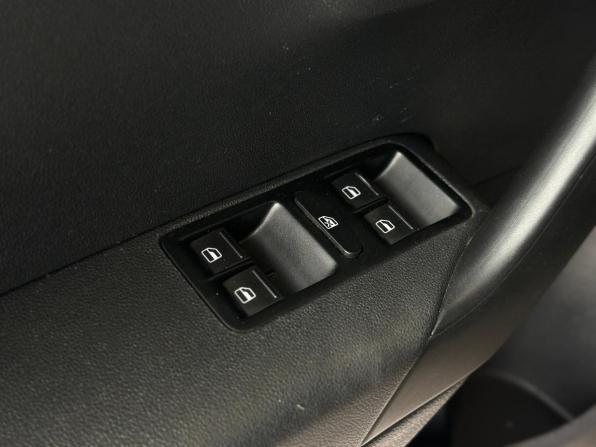 Volkswagen Polo V Рестайлинг с пробегом 2016 года, цена 1 300 000 рублей, 86374 км, седан, Автокод Объявления