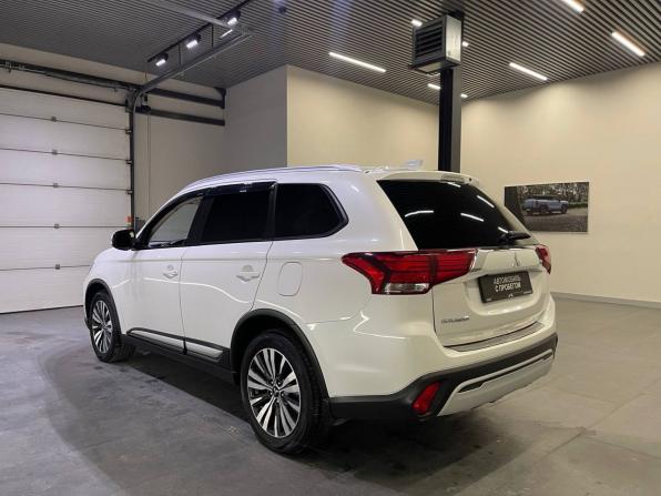 Mitsubishi Outlander III Рестайлинг 3 с пробегом 2020 года, цена 2 680 000 рублей, 86306 км, внедорожник, Автокод Объявления
