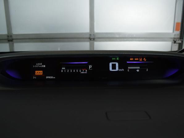 Honda Stepwgn V Рестайлинг с пробегом 2021 года, цена 2 599 997 рублей, 99036 км, минивэн, Автокод Объявления