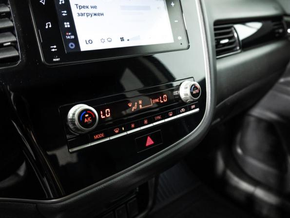 Mitsubishi Outlander III Рестайлинг 3 с пробегом 2019 года, цена 2 199 700 рублей, 80038 км, внедорожник, Автокод Объявления
