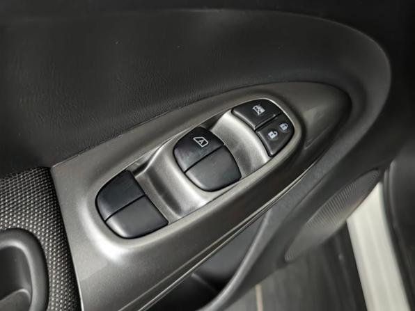 Nissan Juke I с пробегом 2012 года, цена 895 000 рублей, 160000 км, внедорожник, Автокод Объявления