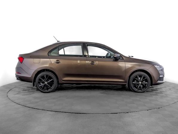 Skoda Rapid II с пробегом 2021 года, цена 1 716 000 рублей, 52946 км, лифтбек, Автокод Объявления