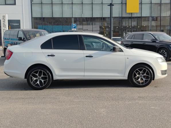 Skoda Rapid I с пробегом 2016 года, цена 900 000 рублей, 104429 км, лифтбек, Автокод Объявления