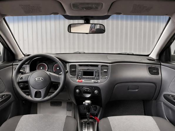 Kia Rio II Рестайлинг с пробегом 2011 года, цена 597 000 рублей, 215000 км, хэтчбек, Автокод Объявления