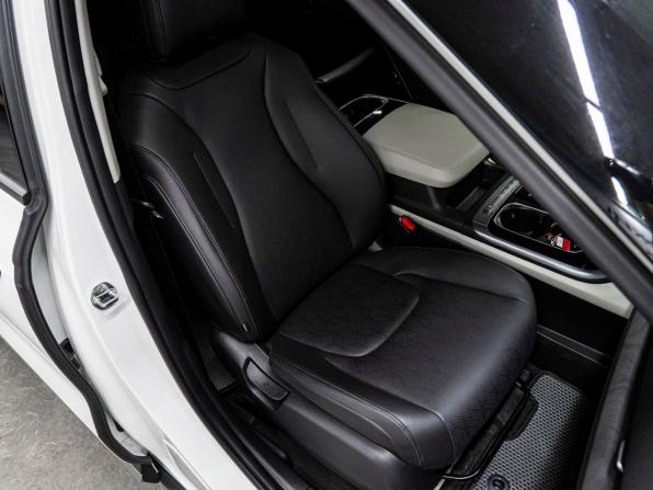 Kia Carnival IV с пробегом 2023 года, цена 4 400 000 рублей, 7547 км, минивэн, Автокод Объявления