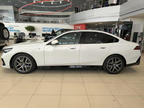 BMW 5 серии VIII (G60/G61/G68) с пробегом 2024 года, цена 7 700 000 рублей, 67418 км, седан, Автокод Объявления