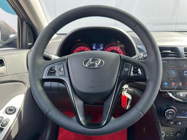 Hyundai Solaris I Рестайлинг с пробегом 2016 года, цена 990 000 рублей, 151600 км, седан, Автокод Объявления