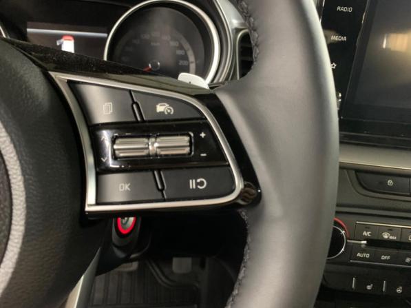 Kia Ceed III Рестайлинг с пробегом 2021 года, цена 2 300 000 рублей, 500 км, универсал, Автокод Объявления