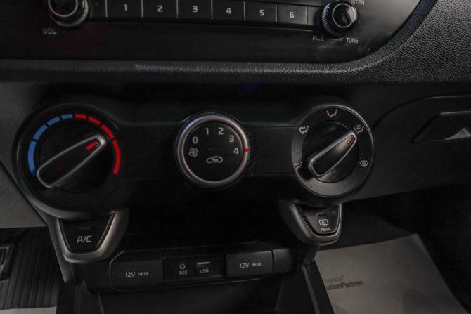 Kia Rio IV с пробегом 2018 года, цена 1 229 000 рублей, 111221 км, седан, Автокод Объявления