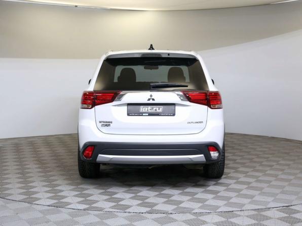 Mitsubishi Outlander III Рестайлинг 2 с пробегом 2018 года, цена 1 565 000 рублей, 198521 км, внедорожник, Автокод Объявления