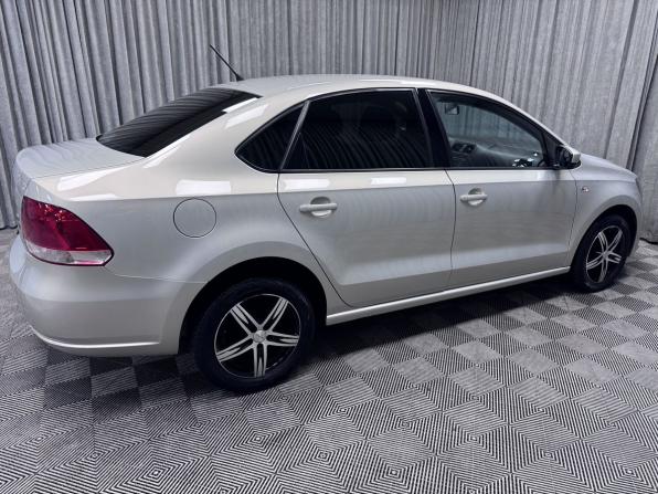 Volkswagen Polo V Рестайлинг с пробегом 2015 года, цена 1 050 000 рублей, 132521 км, седан, Автокод Объявления