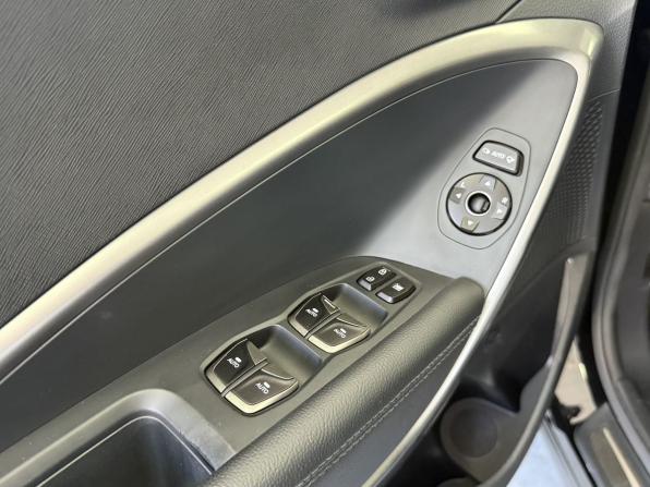 Hyundai Santa Fe III Рестайлинг с пробегом 2018 года, цена 2 370 000 рублей, 99718 км, внедорожник, Автокод Объявления