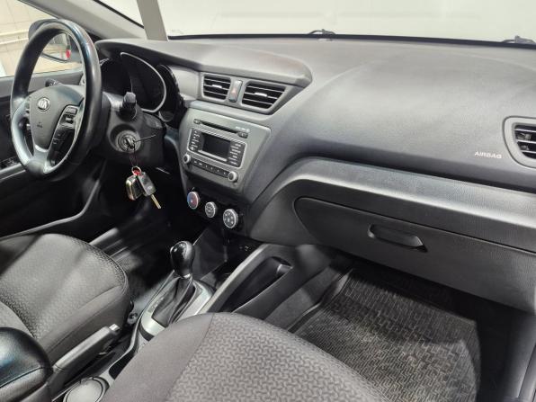 Kia Rio III Рестайлинг с пробегом 2017 года, цена 1 284 000 рублей, 87000 км, седан, Автокод Объявления