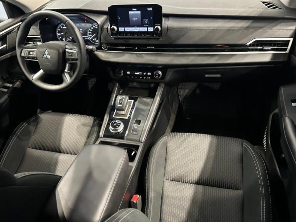 Mitsubishi Outlander IV с пробегом 2023 года, цена 3 727 000 рублей, 4661 км, внедорожник, Автокод Объявления