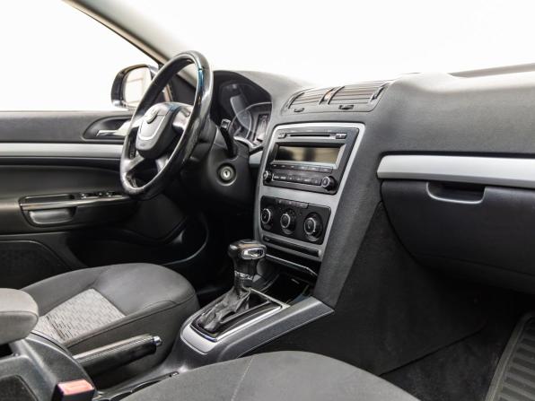 Skoda Octavia II (A5) Рестайлинг с пробегом 2012 года, цена 768 000 рублей, 153922 км, лифтбек, Автокод Объявления