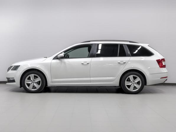 Skoda Octavia III (A7) Рестайлинг с пробегом 2017 года, цена 1 415 000 рублей, 206189 км, универсал, Автокод Объявления