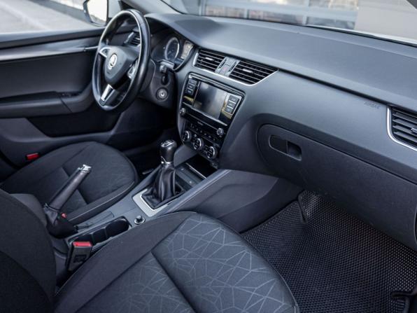 Skoda Octavia III (A7) Рестайлинг с пробегом 2019 года, цена 1 645 000 рублей, 162000 км, лифтбек, Автокод Объявления