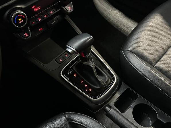 Kia Rio IV Рестайлинг с пробегом 2021 года, цена 1 800 000 рублей, 50670 км, хэтчбек, Автокод Объявления