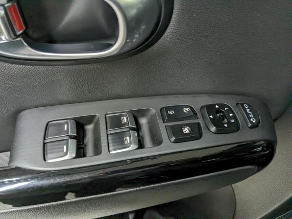 Kia Soul II Рестайлинг с пробегом 2017 года, цена 1 740 000 рублей, 95500 км, хэтчбек, Автокод Объявления