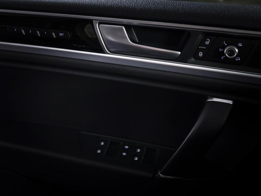 Volkswagen Touareg II Рестайлинг Москва  - изображение 19