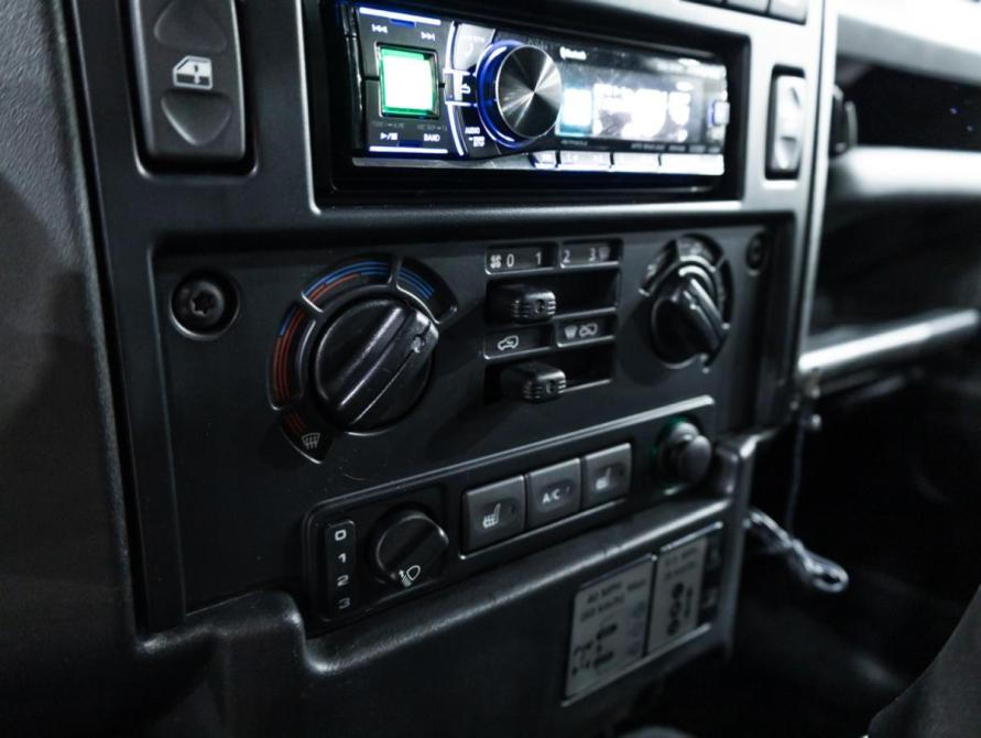 Land Rover Defender I Рестайлинг Санкт-Петербург  - изображение 16