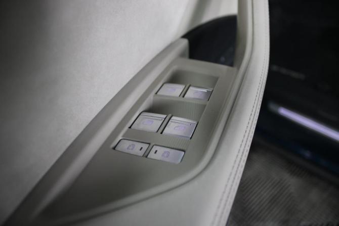 Audi e-tron I с пробегом 2020 года, цена 4 699 000 рублей, 79350 км, внедорожник, Автокод Объявления