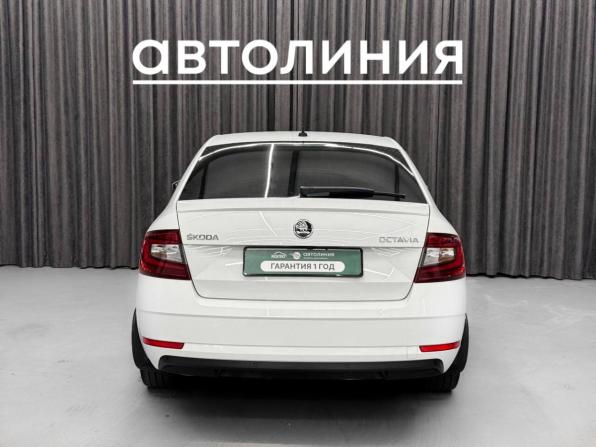 Skoda Octavia III (A7) Рестайлинг с пробегом 2019 года, цена 1 899 000 рублей, 123000 км, лифтбек, Автокод Объявления