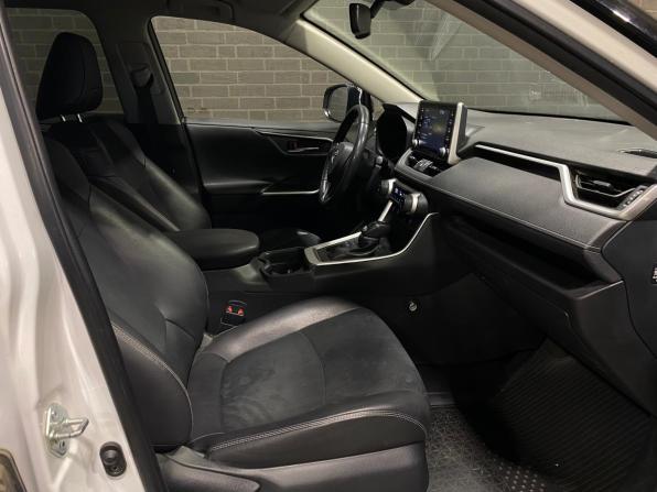 Toyota RAV4 V (XA50) с пробегом 2021 года, цена 3 400 000 рублей, 137247 км, внедорожник, Автокод Объявления